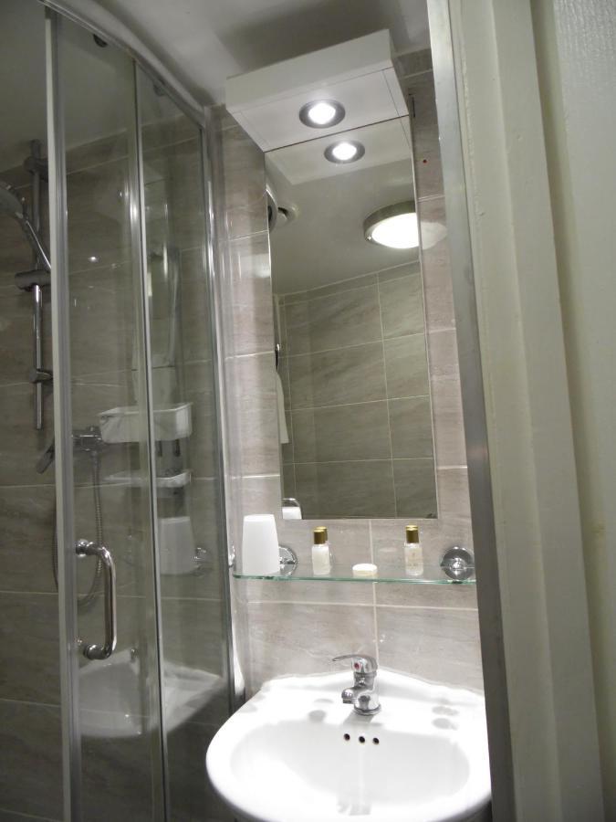 Falcon Hotel Londra Dış mekan fotoğraf