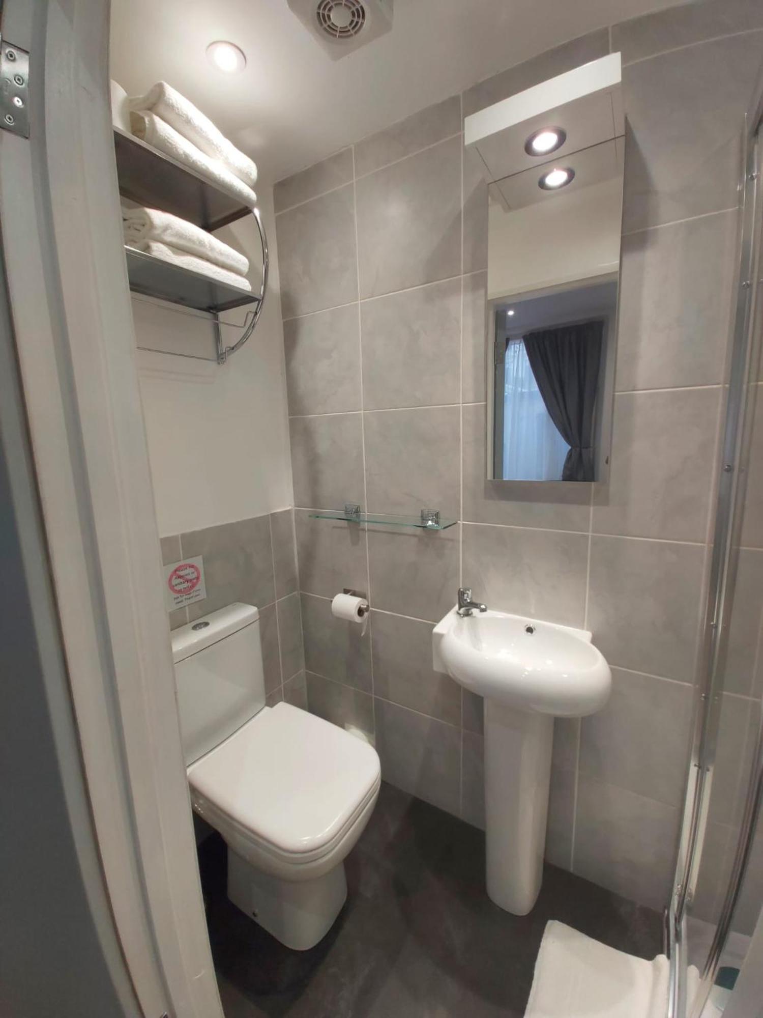Falcon Hotel Londra Dış mekan fotoğraf