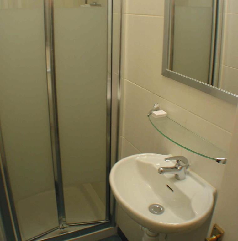 Falcon Hotel Londra Dış mekan fotoğraf